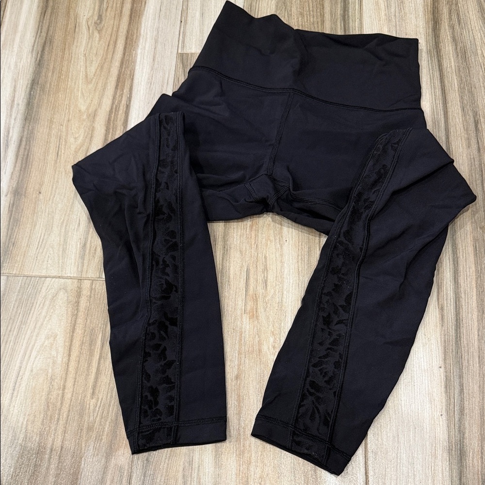 Lululemon 23”